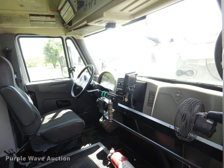 image for item DN0379 2009 International PC015  shuttle bus