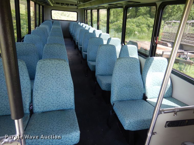 image for item DN0379 2009 International PC015  shuttle bus