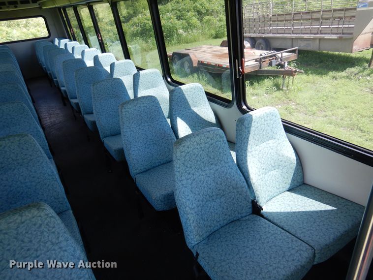 image for item DN0379 2009 International PC015  shuttle bus