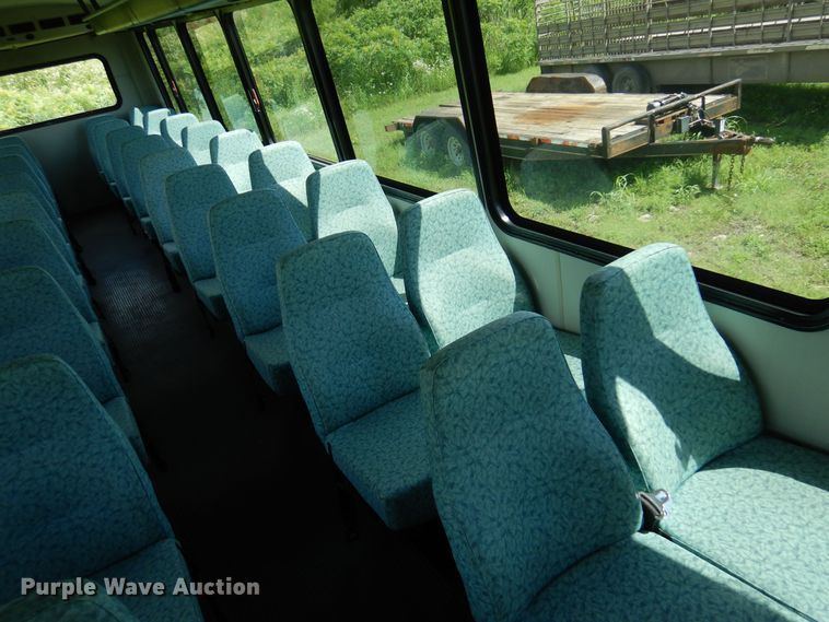 image for item DN0379 2009 International PC015  shuttle bus