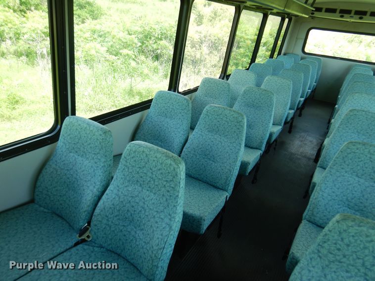 image for item DN0379 2009 International PC015  shuttle bus