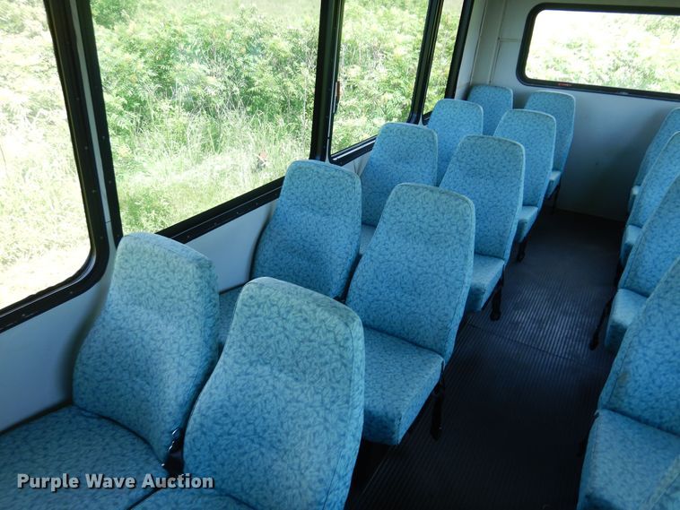 image for item DN0379 2009 International PC015  shuttle bus