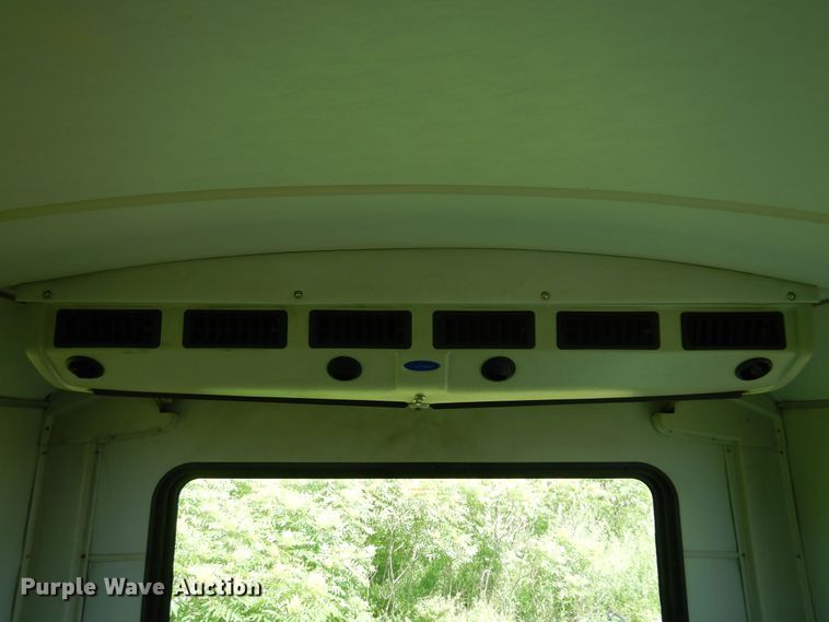 image for item DN0379 2009 International PC015  shuttle bus