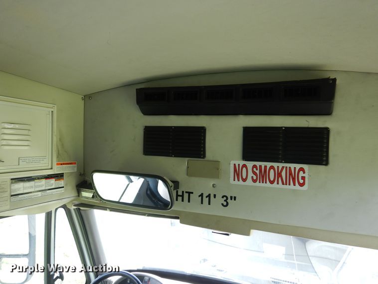 image for item DN0379 2009 International PC015  shuttle bus