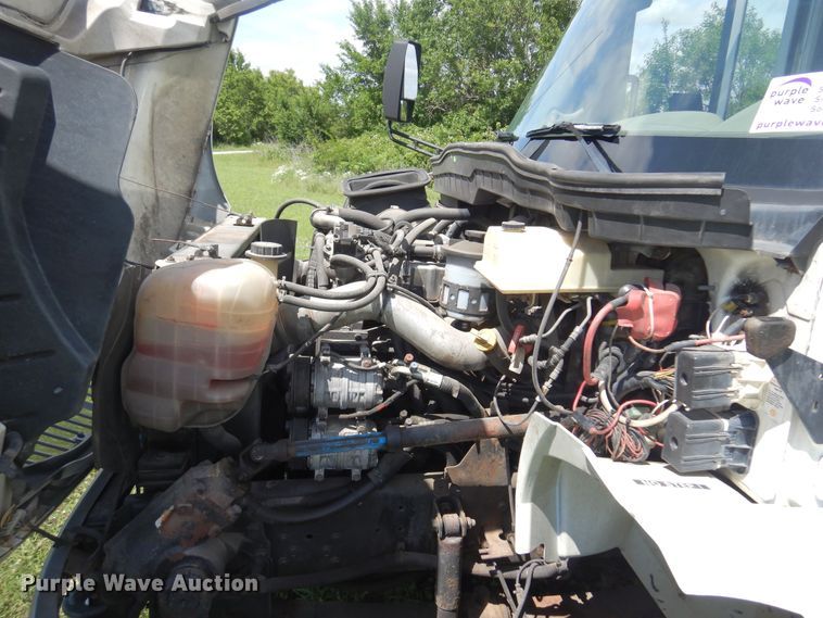 image for item DN0379 2009 International PC015  shuttle bus