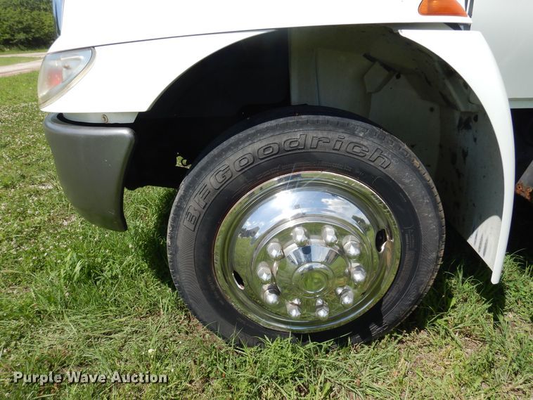 image for item DN0379 2009 International PC015  shuttle bus