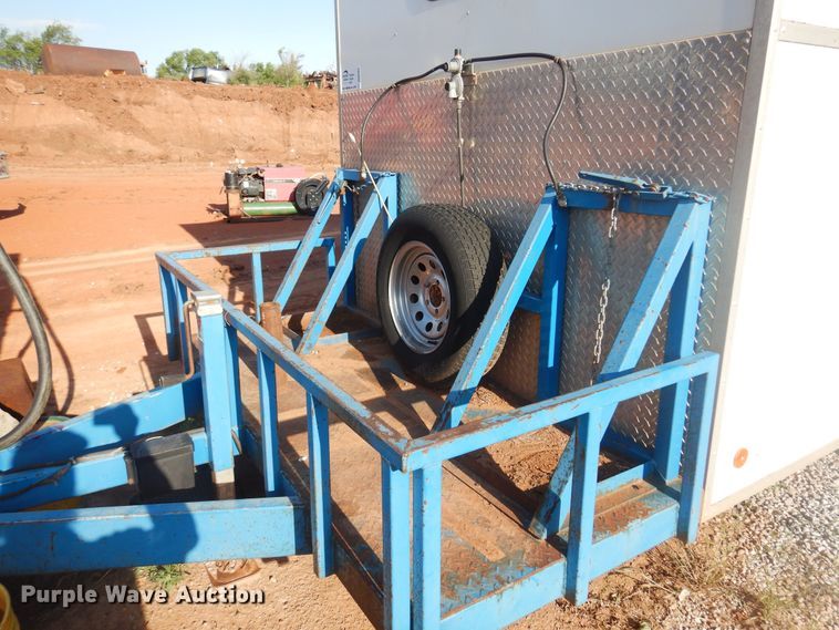 image for item DN0381 2007 Carrier  enclosed cargo trailer