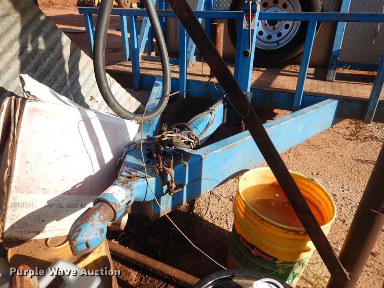 image for item DN0381 2007 Carrier  enclosed cargo trailer