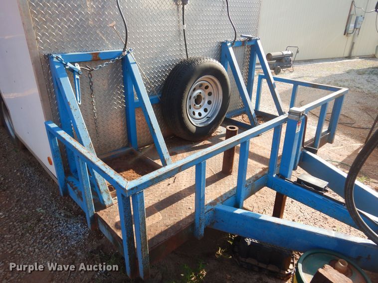 image for item DN0381 2007 Carrier  enclosed cargo trailer