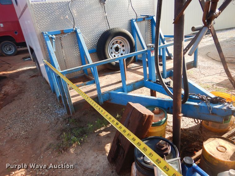 image for item DN0381 2007 Carrier  enclosed cargo trailer