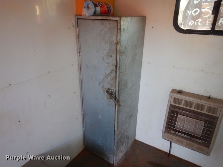 image for item DN0381 2007 Carrier  enclosed cargo trailer