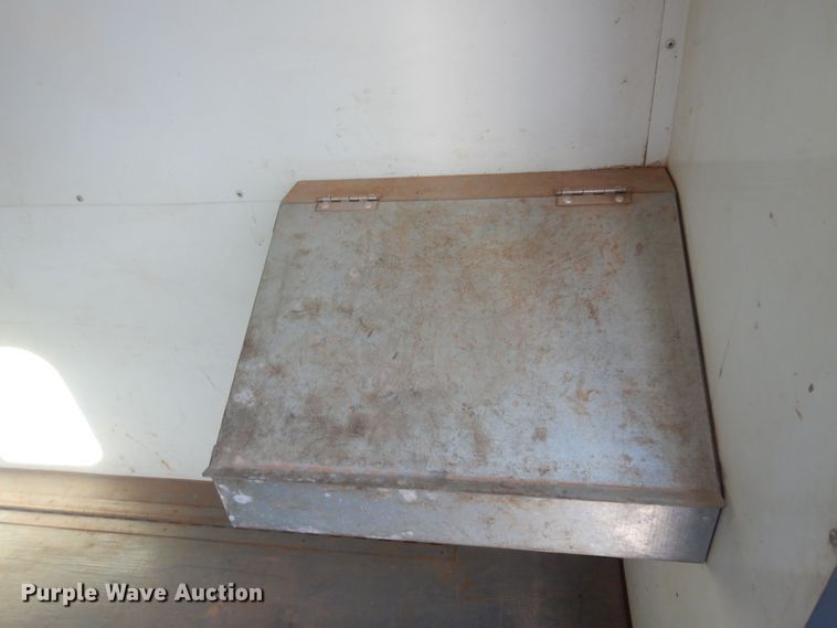 image for item DN0381 2007 Carrier  enclosed cargo trailer