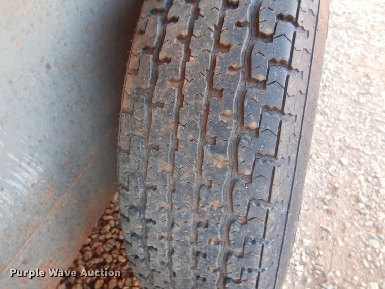 image for item DN0381 2007 Carrier  enclosed cargo trailer