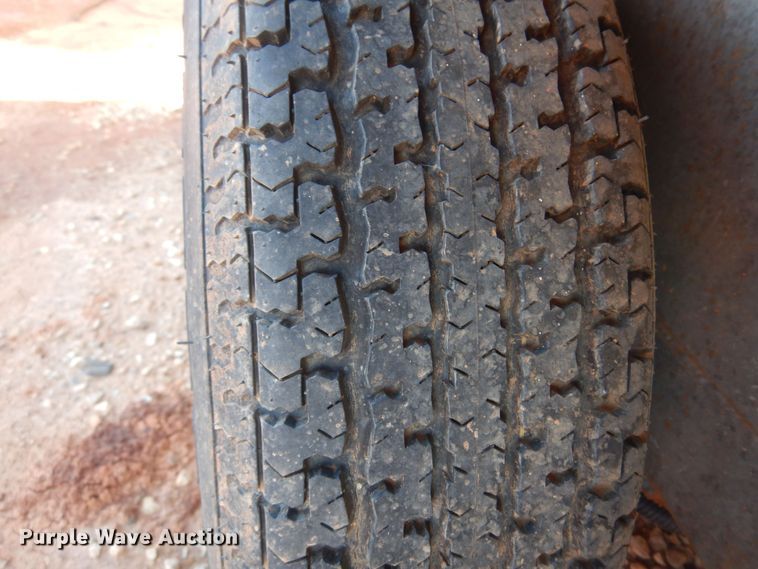 image for item DN0381 2007 Carrier  enclosed cargo trailer