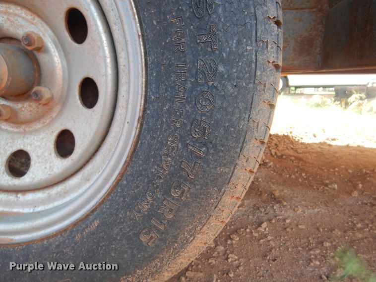 image for item DN0381 2007 Carrier  enclosed cargo trailer