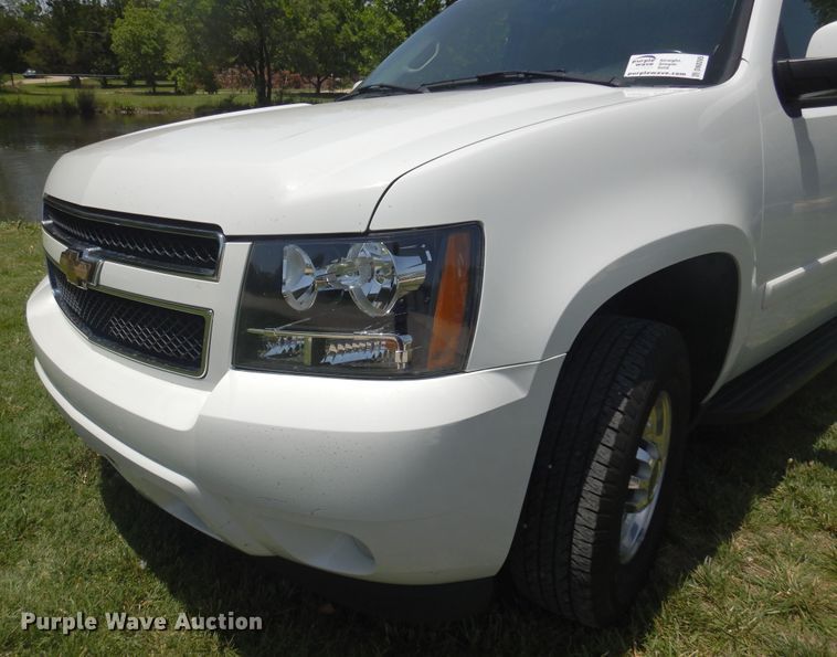 image for item DN0395 2008 Chevrolet Suburban 2500  SUV