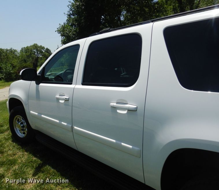 image for item DN0395 2008 Chevrolet Suburban 2500  SUV