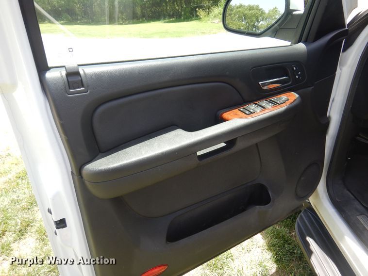 image for item DN0395 2008 Chevrolet Suburban 2500  SUV