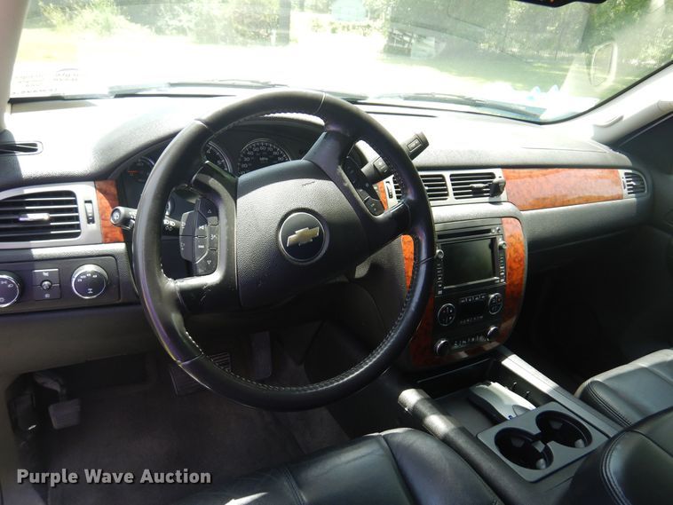 image for item DN0395 2008 Chevrolet Suburban 2500  SUV