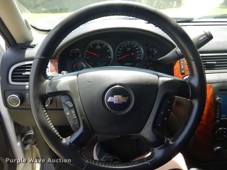 image for item DN0395 2008 Chevrolet Suburban 2500  SUV