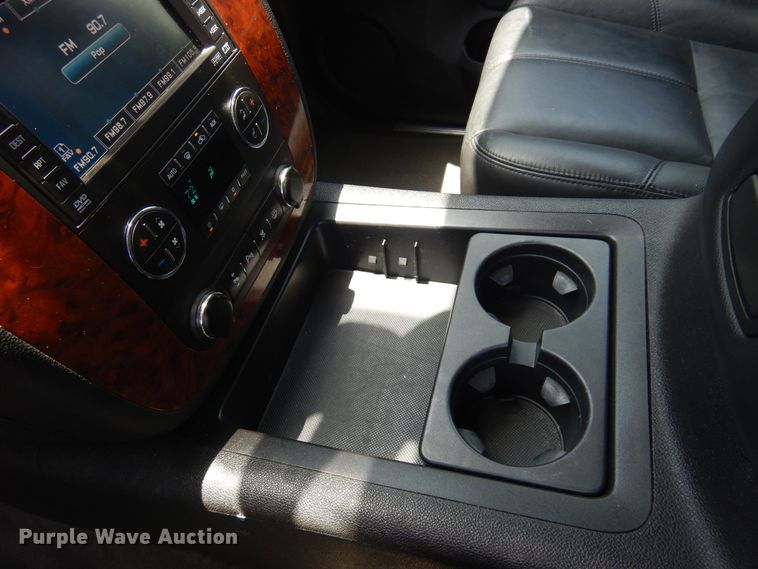 image for item DN0395 2008 Chevrolet Suburban 2500  SUV