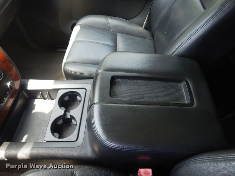 image for item DN0395 2008 Chevrolet Suburban 2500  SUV