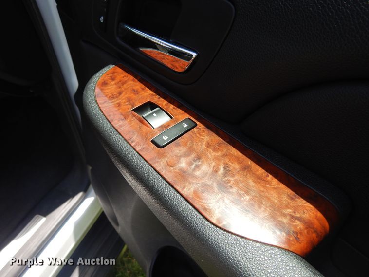 image for item DN0395 2008 Chevrolet Suburban 2500  SUV