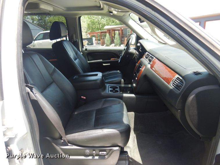 image for item DN0395 2008 Chevrolet Suburban 2500  SUV