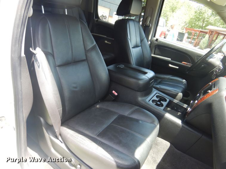 image for item DN0395 2008 Chevrolet Suburban 2500  SUV