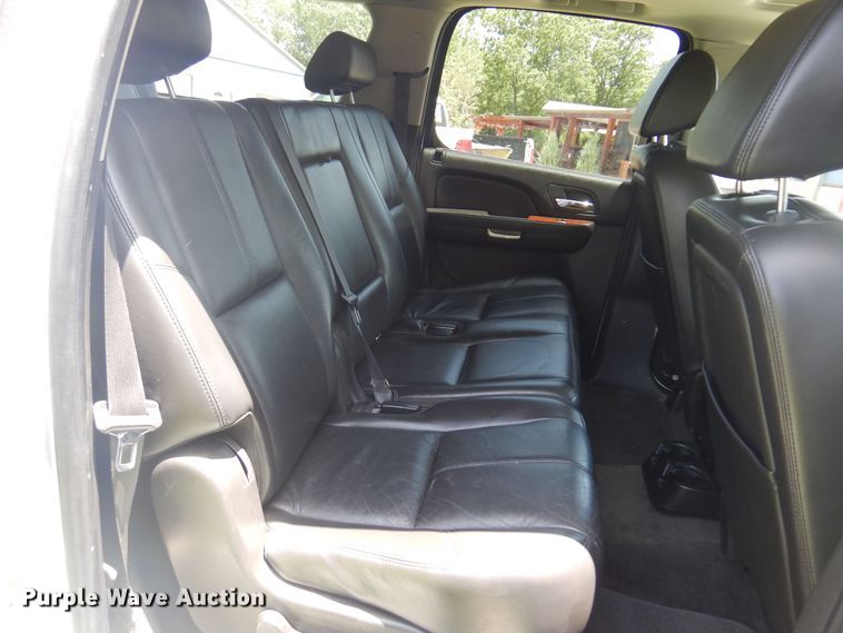 image for item DN0395 2008 Chevrolet Suburban 2500  SUV