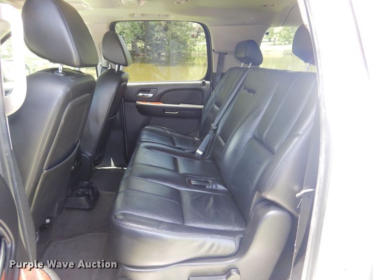 image for item DN0395 2008 Chevrolet Suburban 2500  SUV