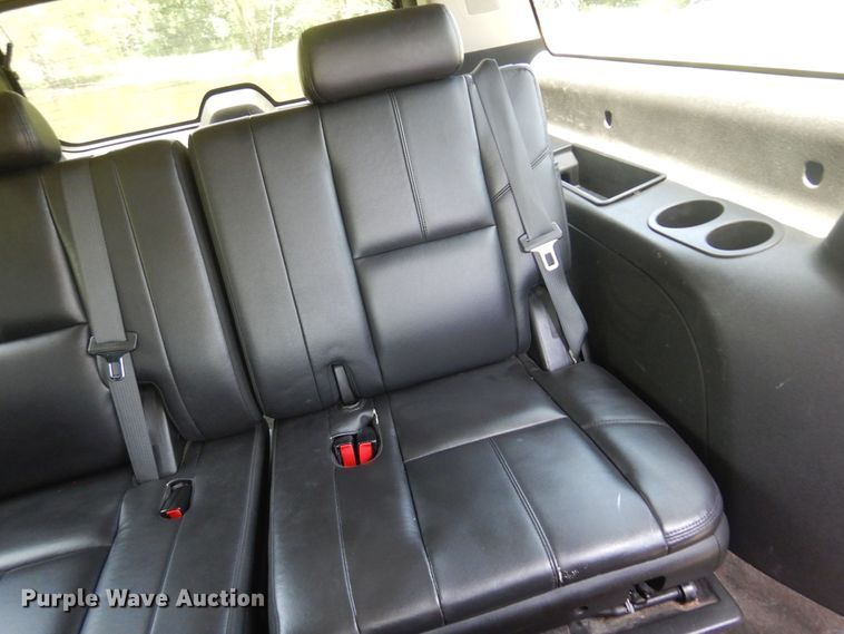 image for item DN0395 2008 Chevrolet Suburban 2500  SUV