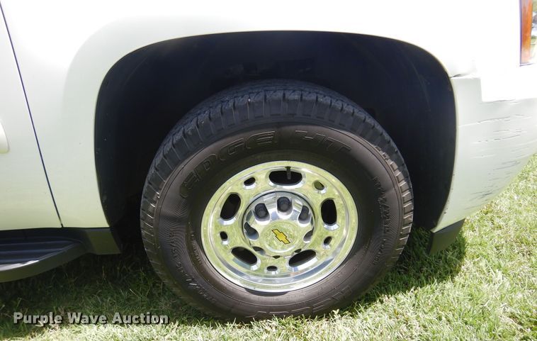 image for item DN0395 2008 Chevrolet Suburban 2500  SUV