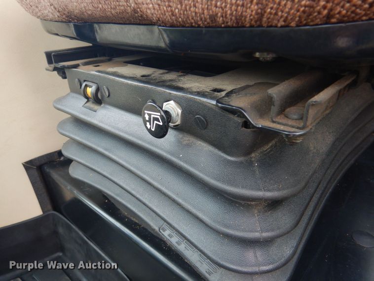 image for item DP4277 2010 John Deere 4720  MFWD tractor