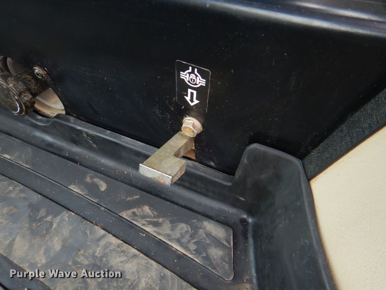 image for item DP4277 2010 John Deere 4720  MFWD tractor