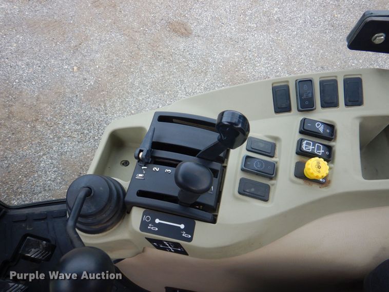 image for item DP4277 2010 John Deere 4720  MFWD tractor