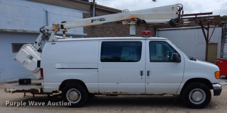 image for item DP5571 2004 Ford E350 Super Duty  van with bucket lift