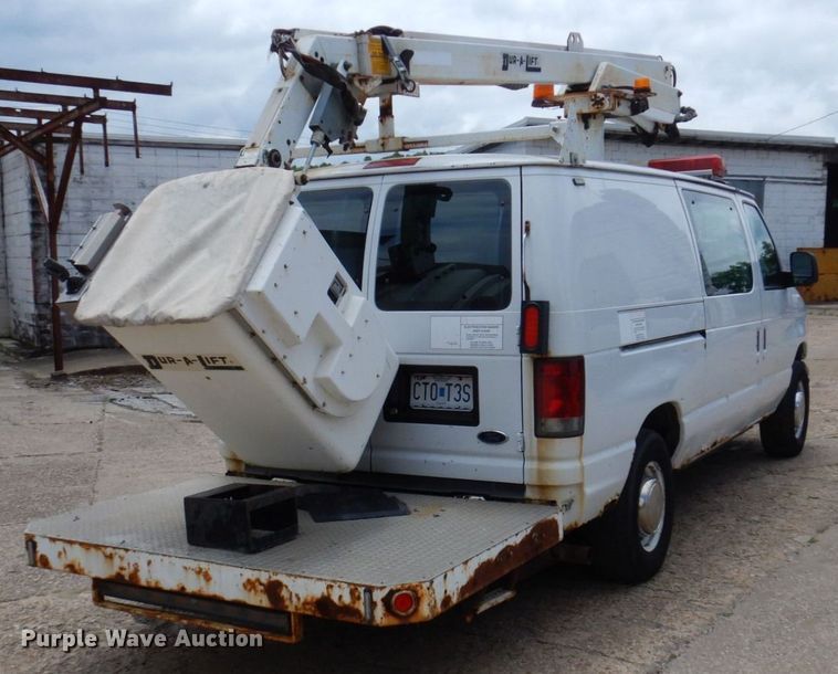 image for item DP5571 2004 Ford E350 Super Duty  van with bucket lift