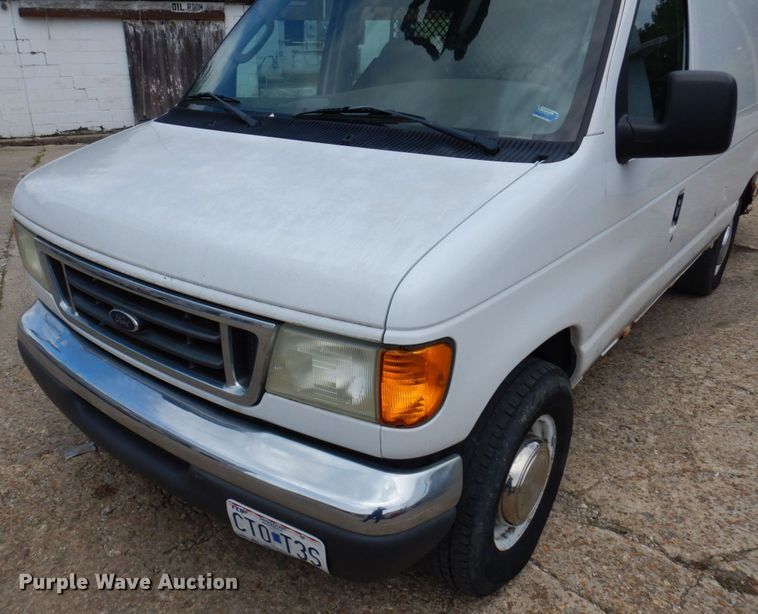 image for item DP5571 2004 Ford E350 Super Duty  van with bucket lift