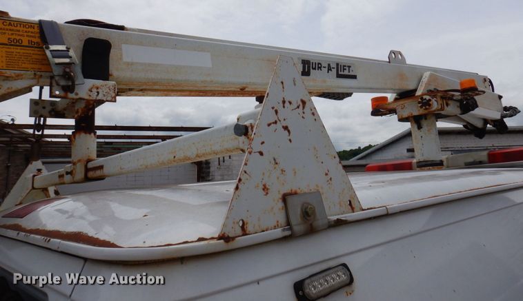image for item DP5571 2004 Ford E350 Super Duty  van with bucket lift