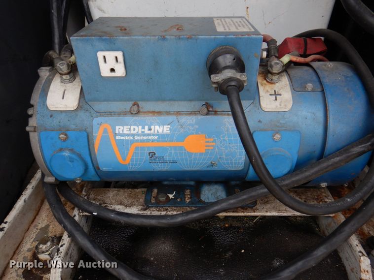 image for item DP5571 2004 Ford E350 Super Duty  van with bucket lift