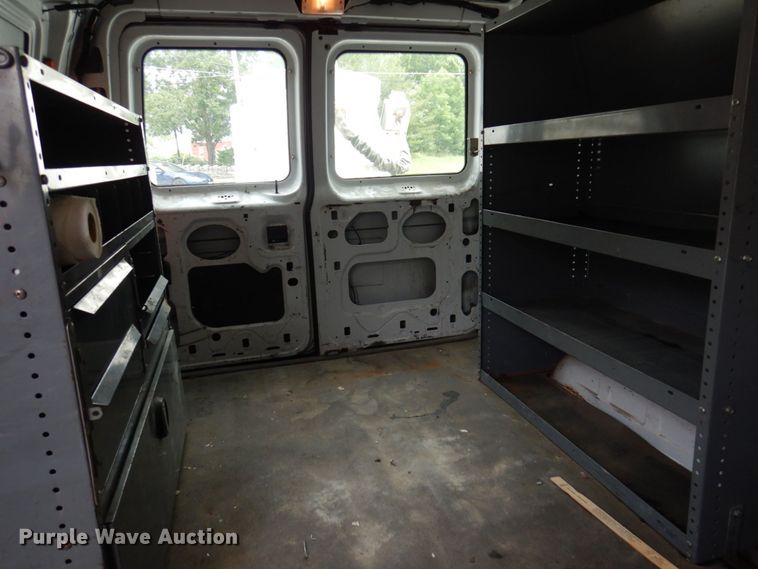 image for item DP5571 2004 Ford E350 Super Duty  van with bucket lift