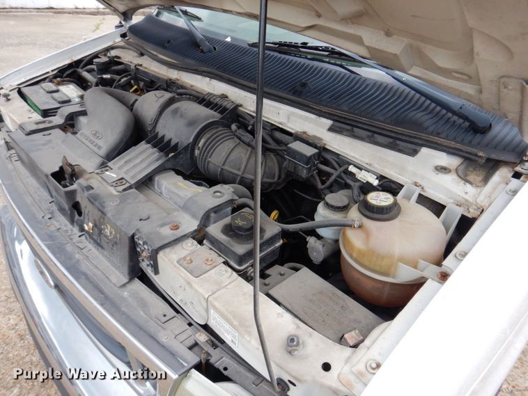 image for item DP5571 2004 Ford E350 Super Duty  van with bucket lift