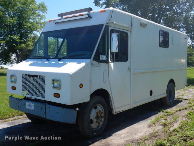 image for item DP5575 1999 Freightliner MT55  delivery van