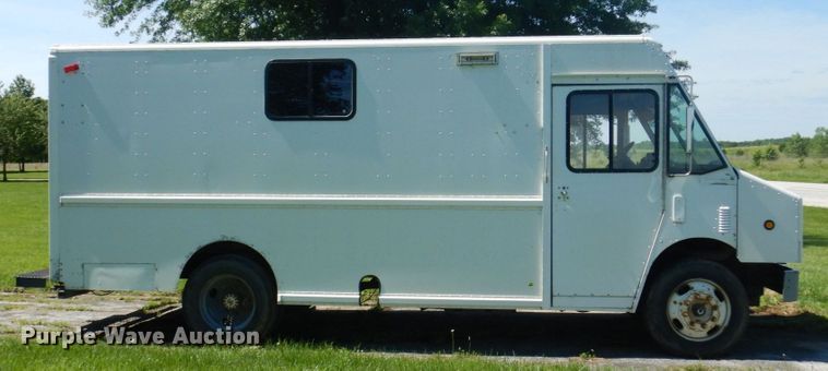 image for item DP5575 1999 Freightliner MT55  delivery van