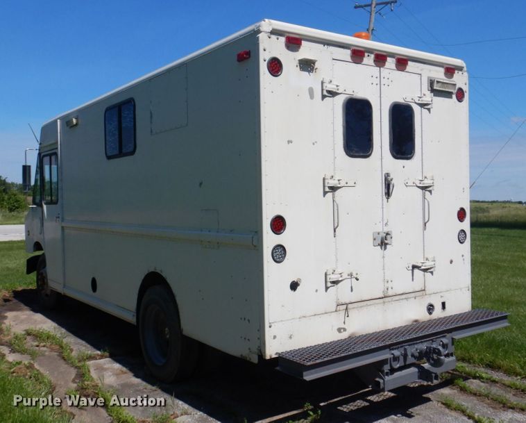 image for item DP5575 1999 Freightliner MT55  delivery van