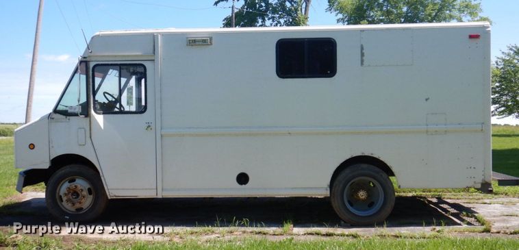 image for item DP5575 1999 Freightliner MT55  delivery van