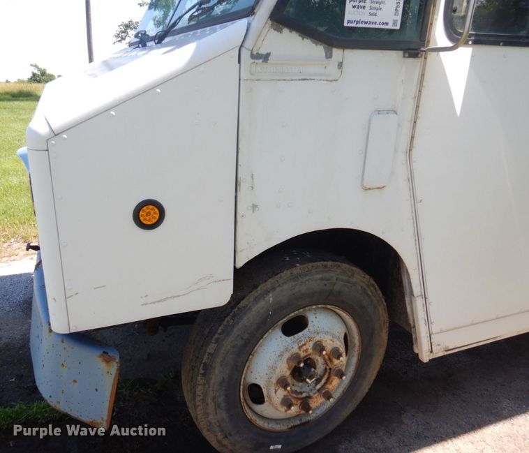 image for item DP5575 1999 Freightliner MT55  delivery van