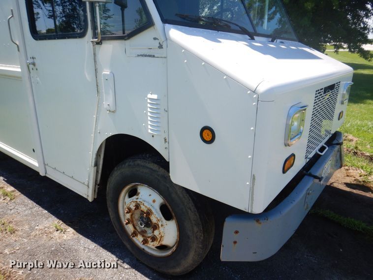 image for item DP5575 1999 Freightliner MT55  delivery van