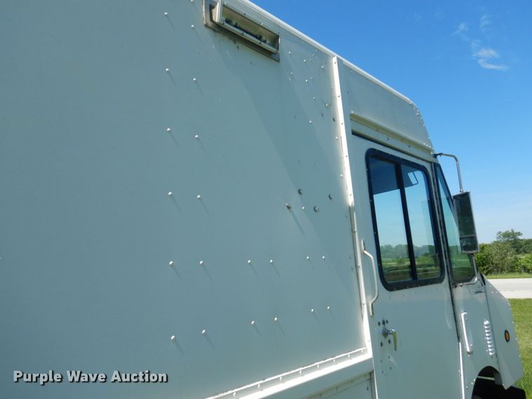 image for item DP5575 1999 Freightliner MT55  delivery van